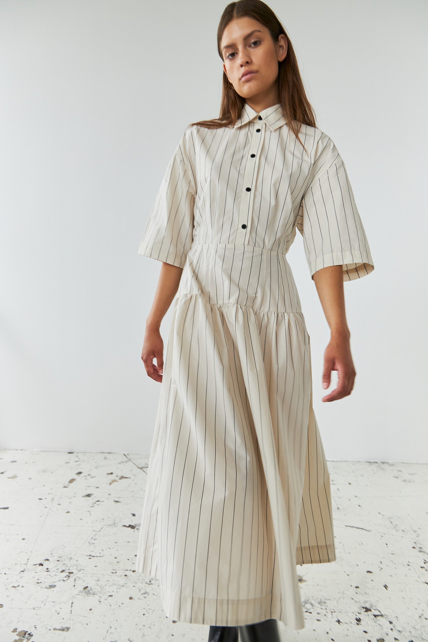 STELLA NOVA STRIPED MIDI DRESS - CREME/BLACK STELLA NOVA STRIPED MIDI DRESS - CREME/BLACK
