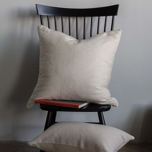 UNDER THE BOUGH MATIZADO THROW PILLOW - 2 COLORS