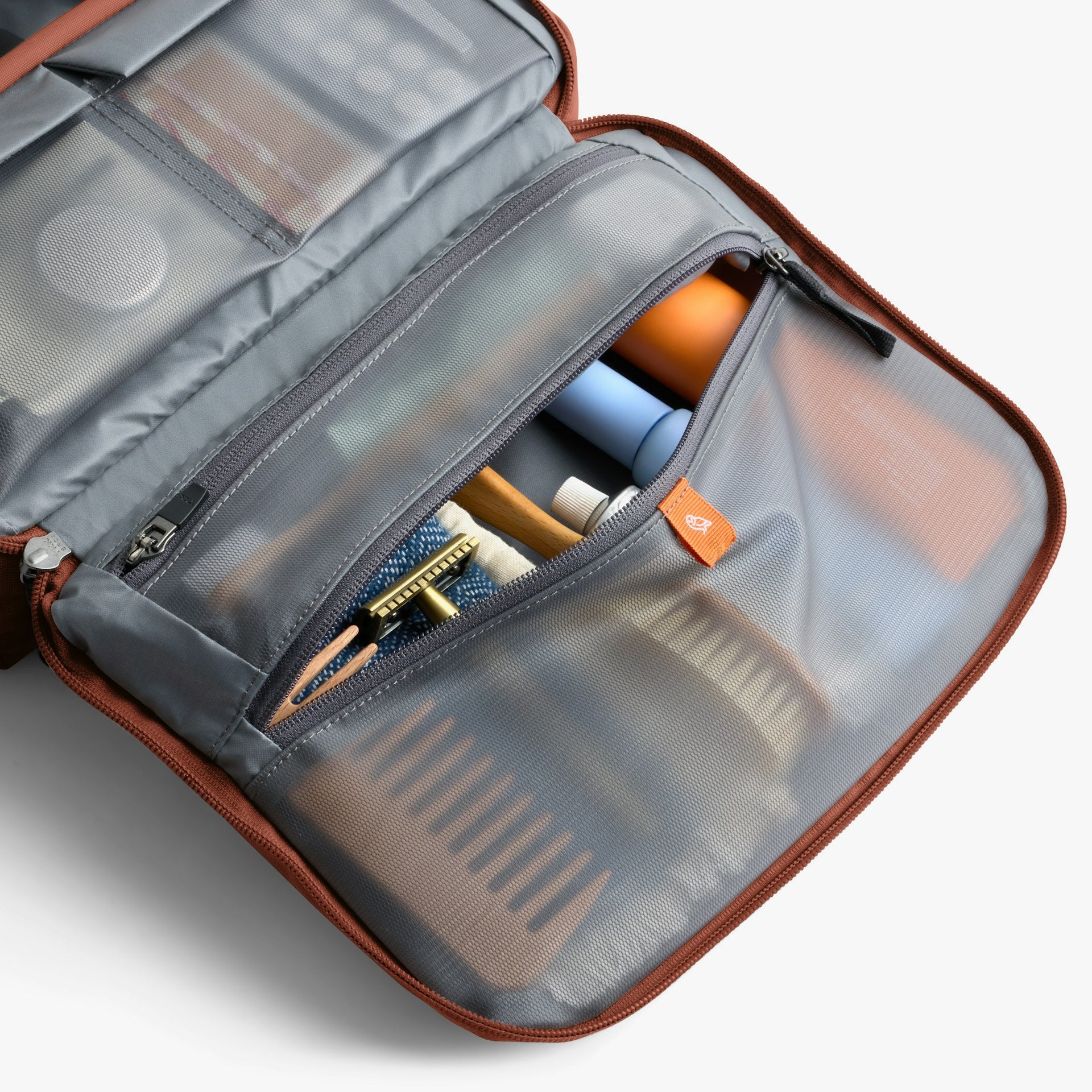 BELLROY HANGING TOILETRY KIT PLUS - 4 COLORS – HAUS OF HANZ