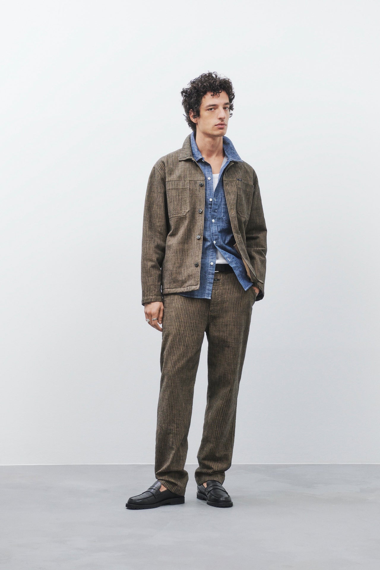 CLOSED MENS TOLEDO TAPERED RELAXED PANTS - ROCK BEIGE