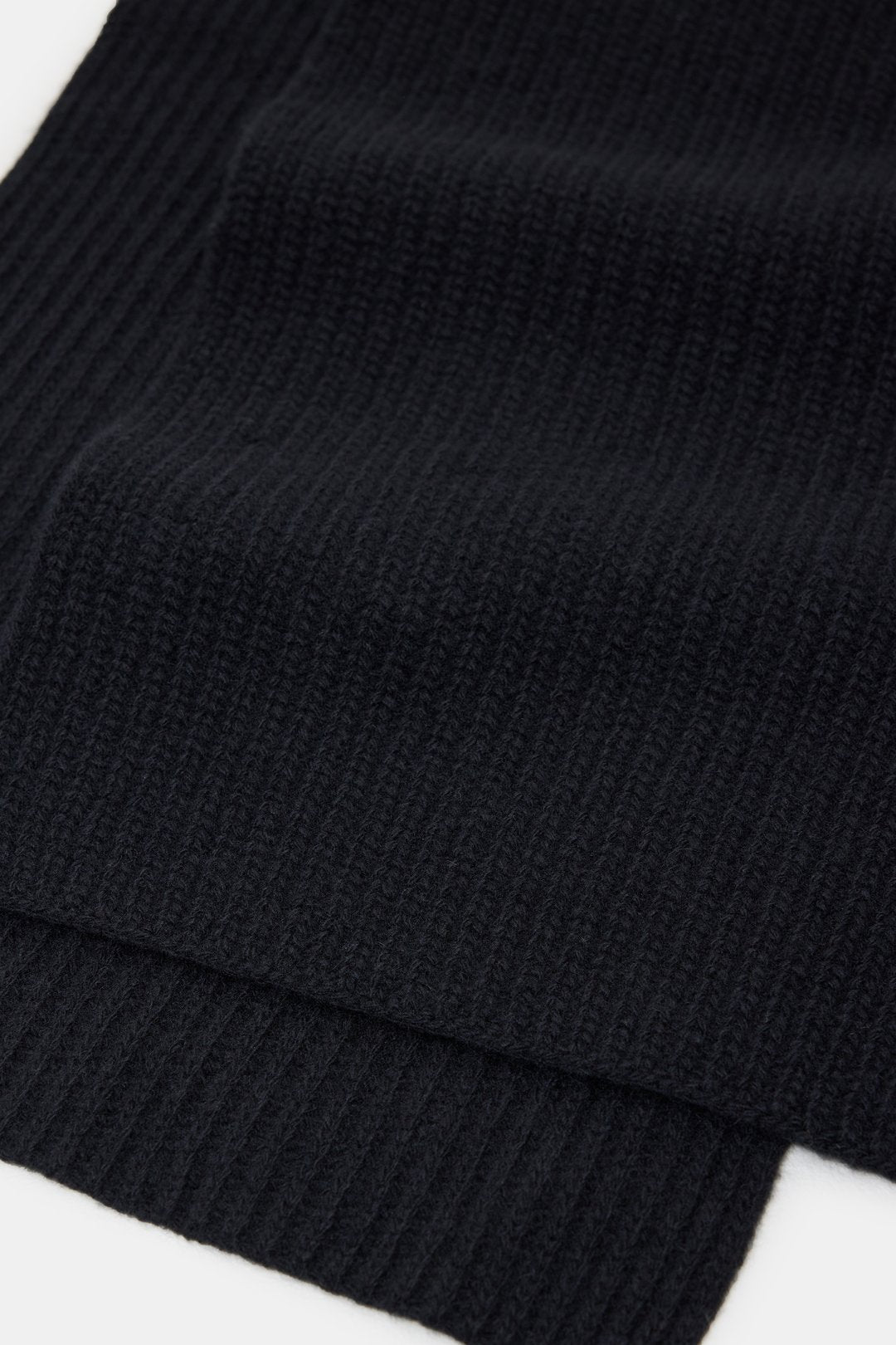 CLOSED UNISEX PURE WOOL SCARF - 5 COLORS