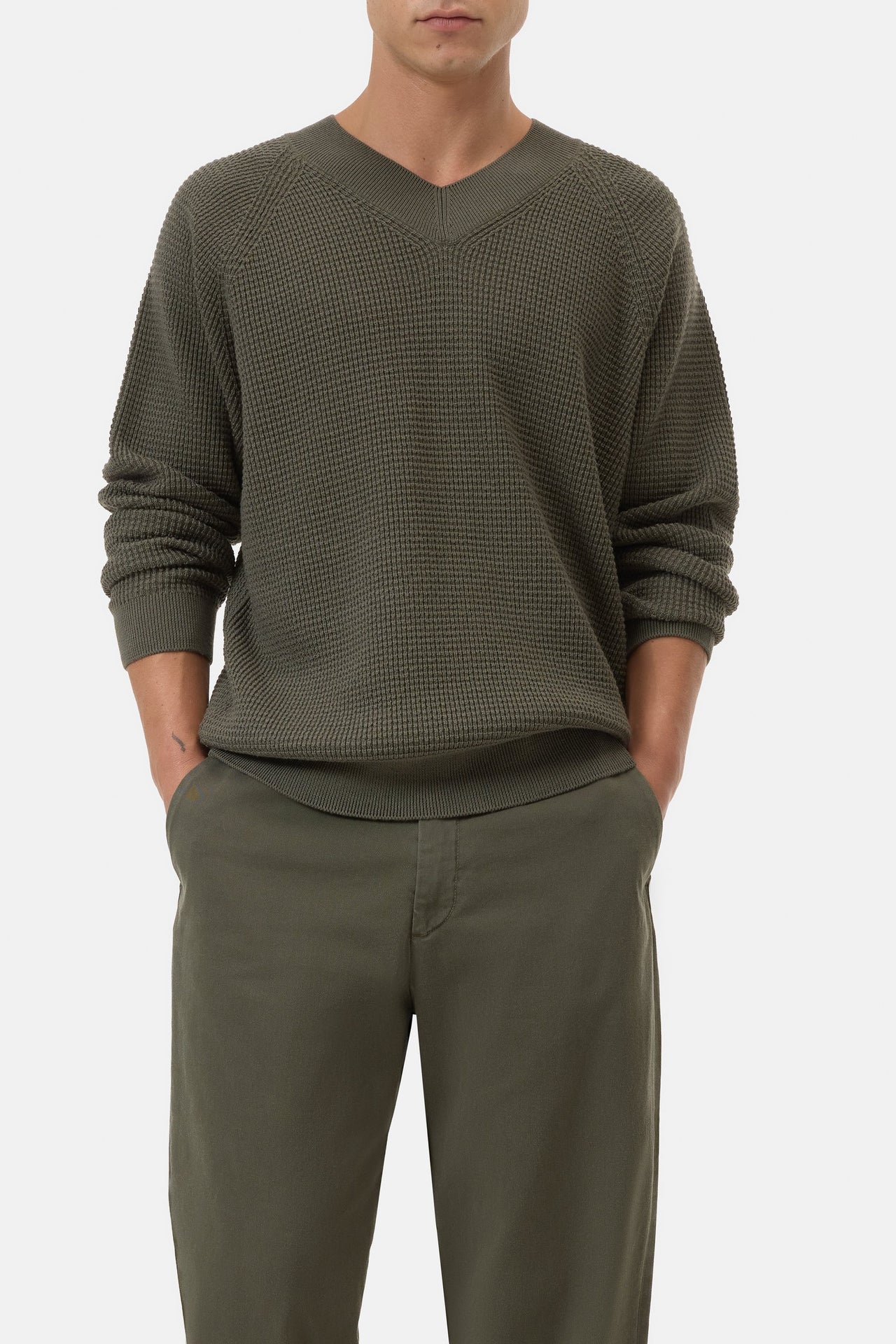 CLOSED MENS V-NECK JUMPER - FOREST GREEN