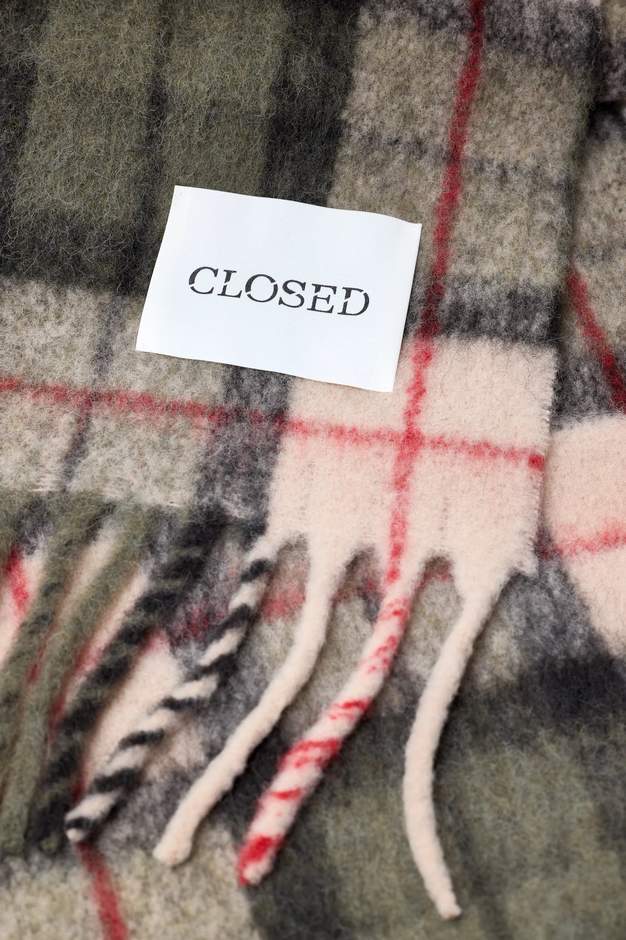 CLOSED WOMENS CHECKERED SCARF IN ALPACA MIX - 2 COLORS