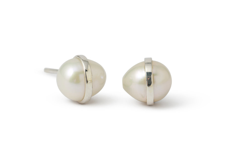MELISSA JOY MANNING BEZEL WRAPPED PEARL STUD EARRINGS - STERLING SILVER