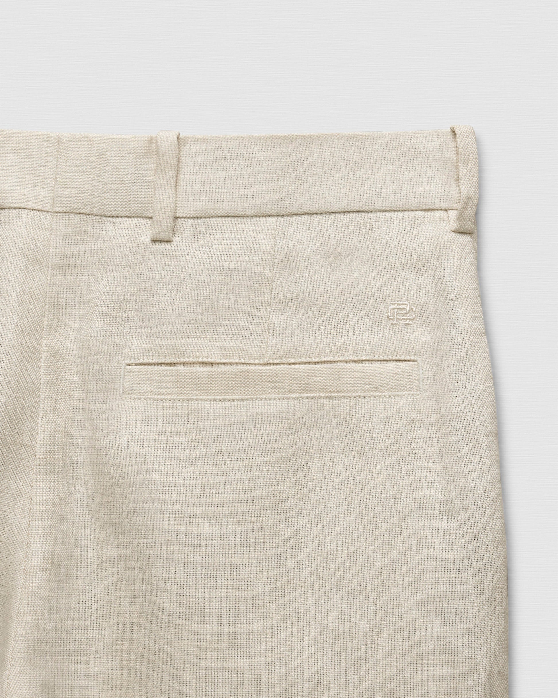 REIGNING CHAMP LINEN VENUE STANDARD SHORT 7