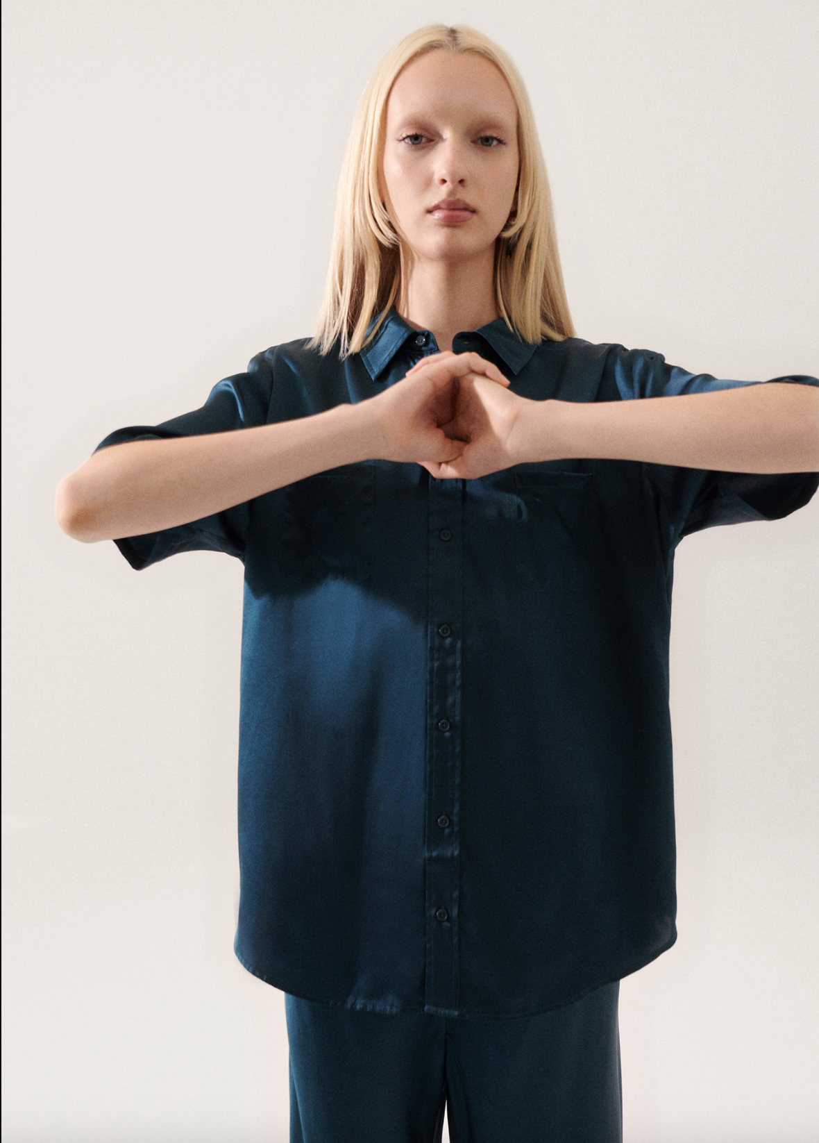 SILK LAUNDRY SHORT SLEEVE BOYFRIEND SHIRT - TEAL