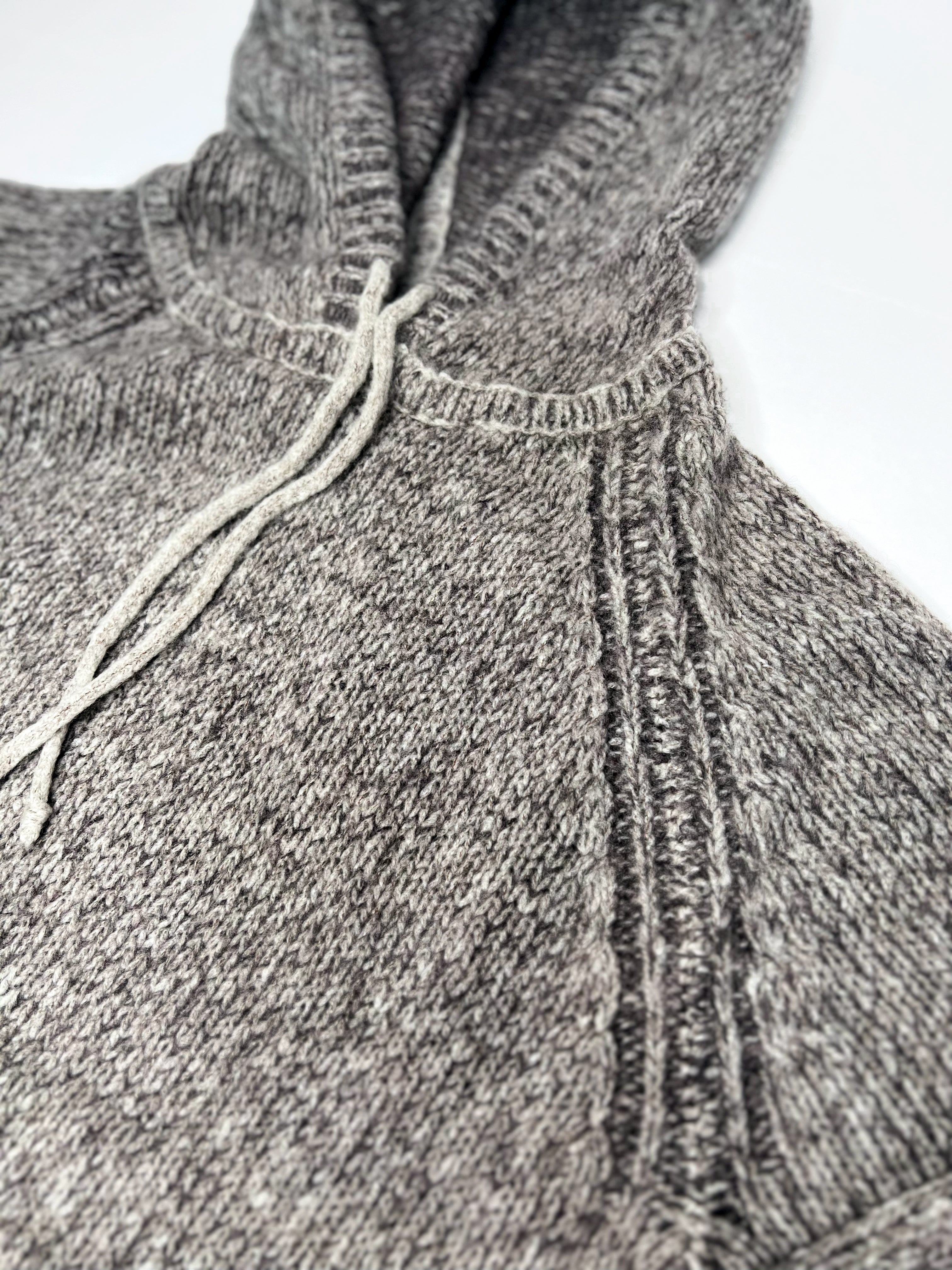 AUTUMN CASHMERE HOODIE WITH PLATED HAZEL MUSK