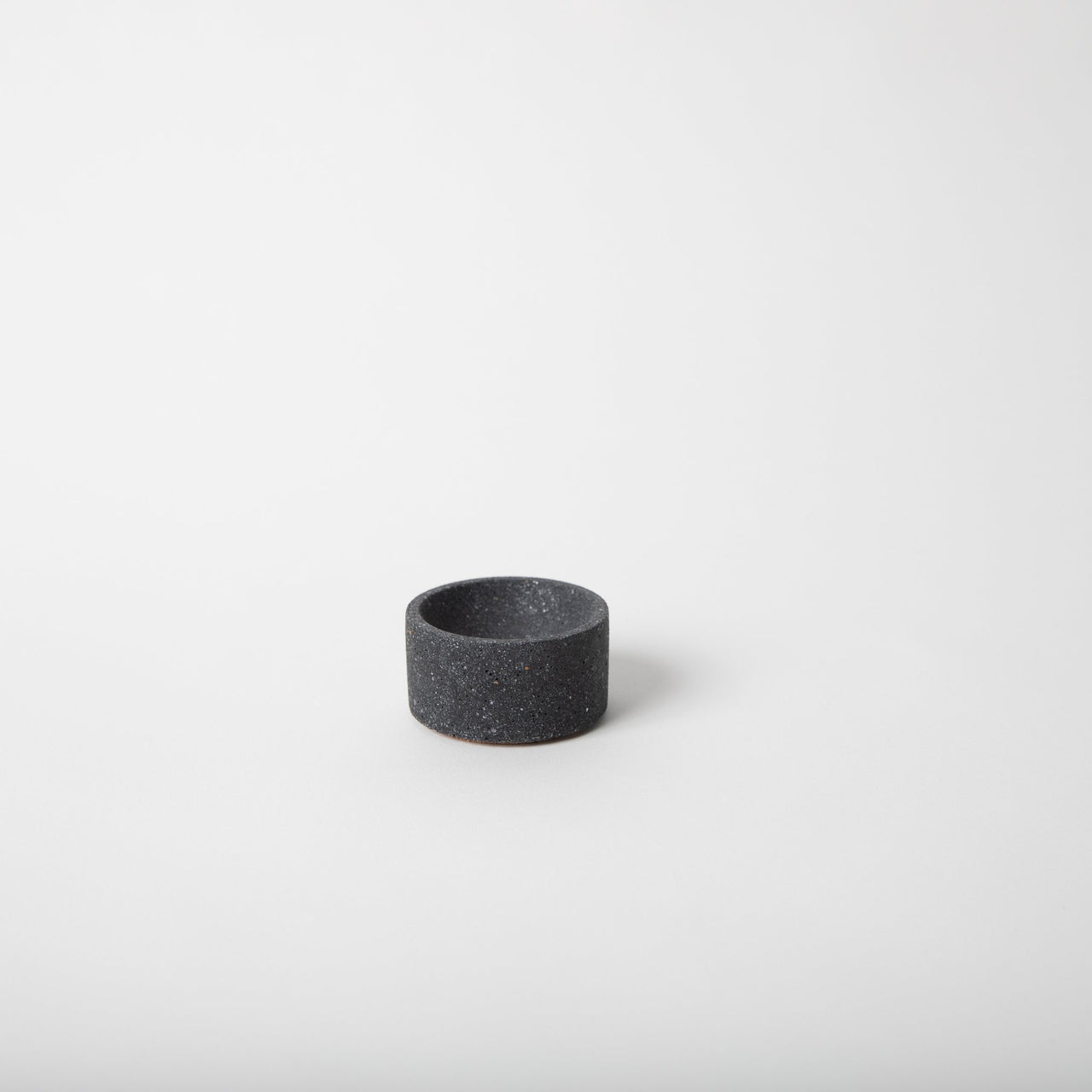 PRETTI.COOL INCENSE HOLDER TERRAZZO - BLACK